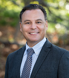 Dr. Wernher Ovalle 